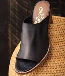  Hallie Heeled Sandal in Black